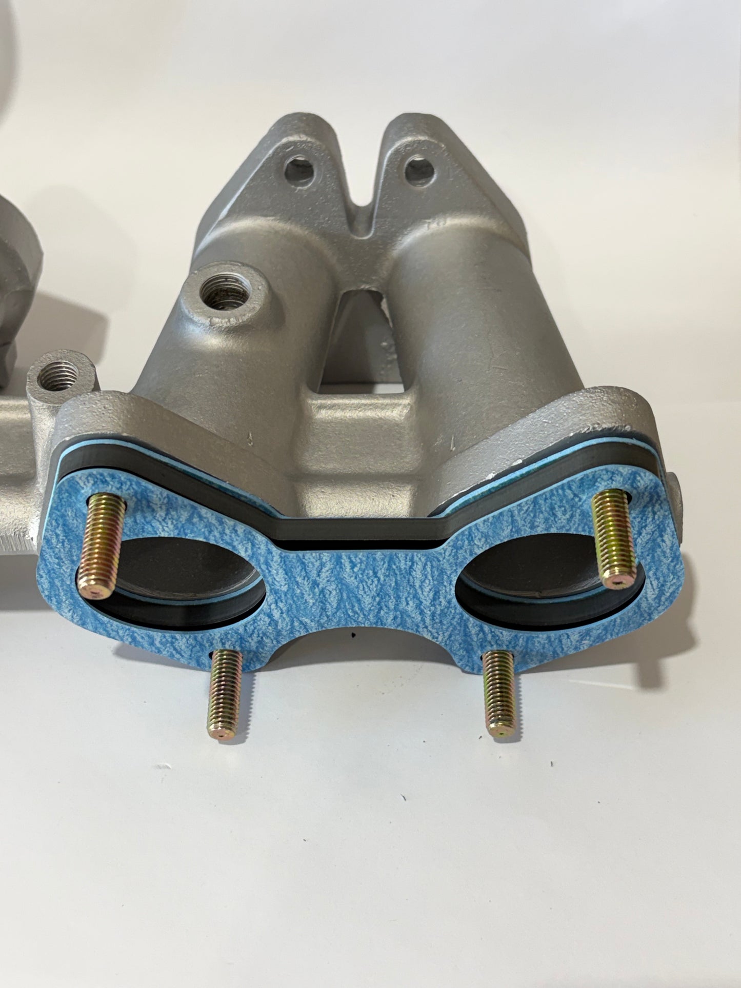 Carburetor insulator