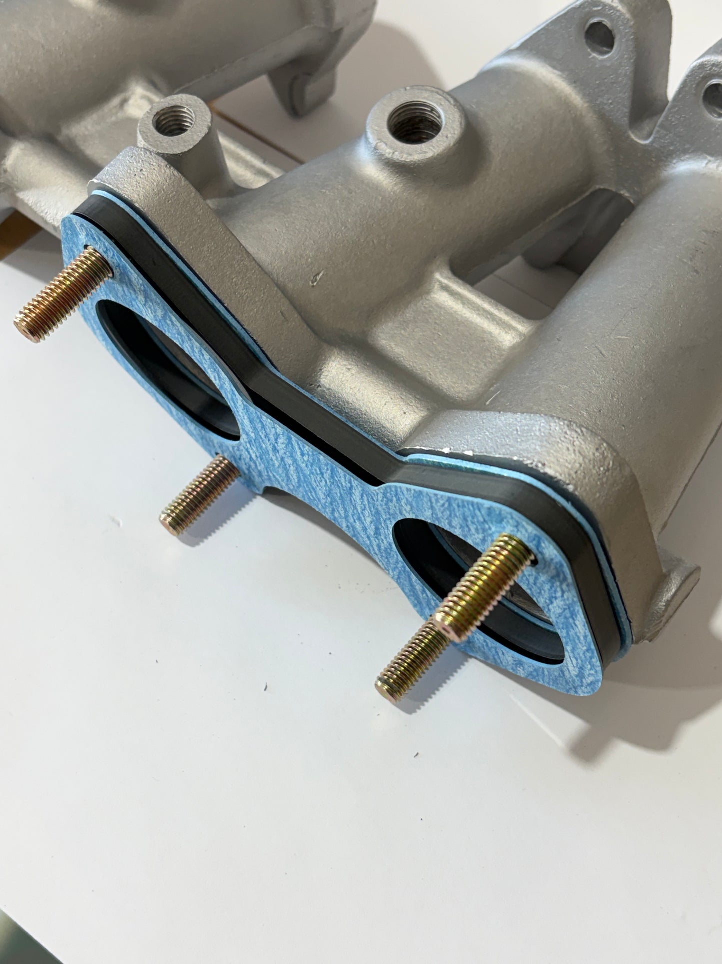 Carburetor insulator