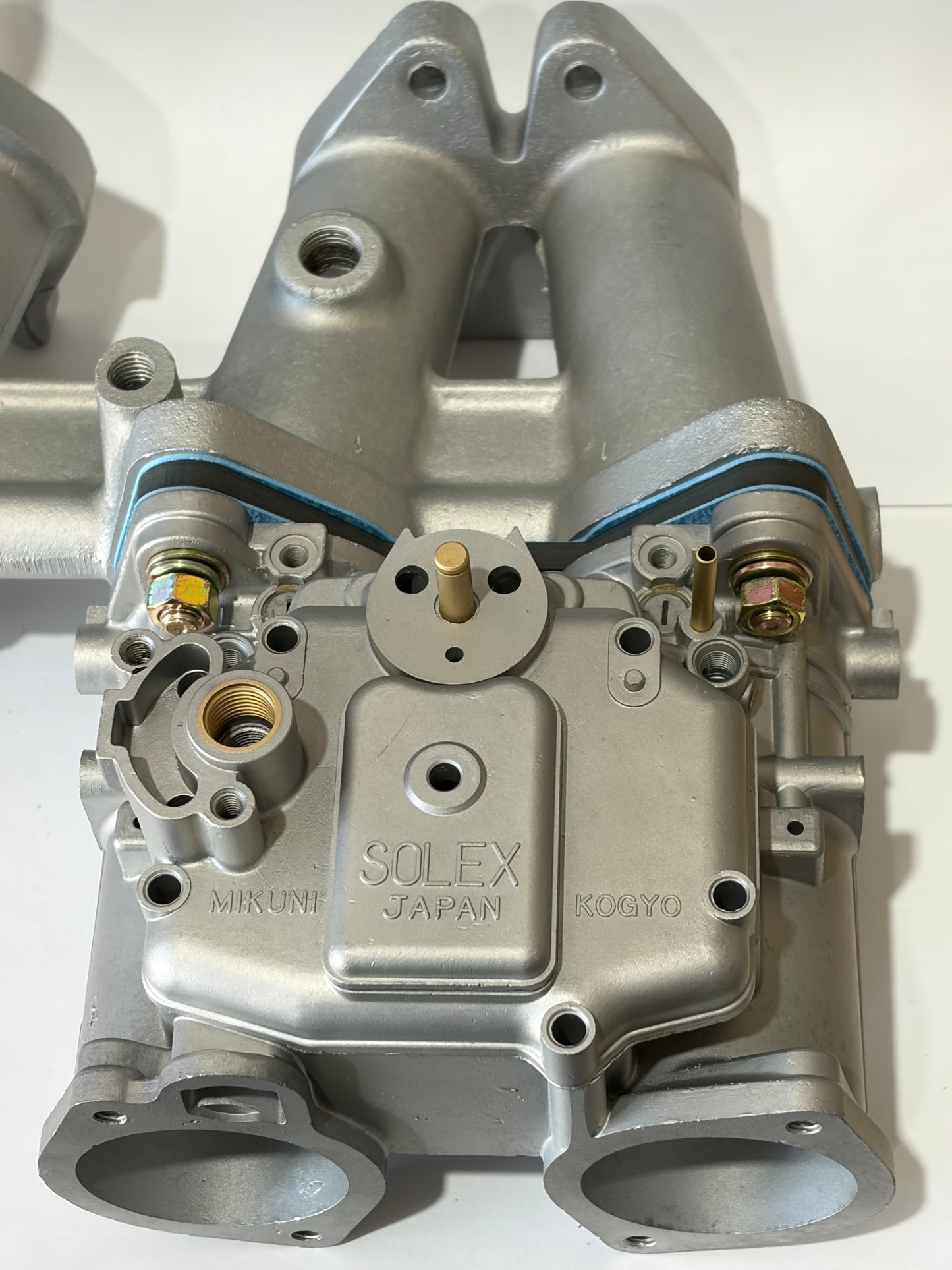 Carburetor insulator