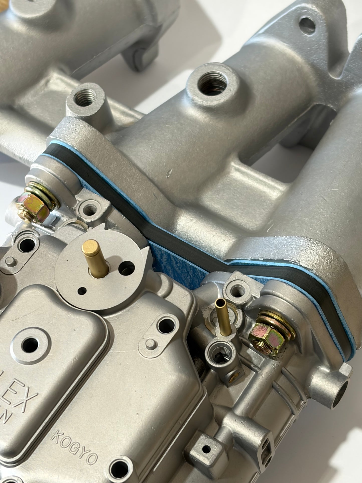 Carburetor insulator